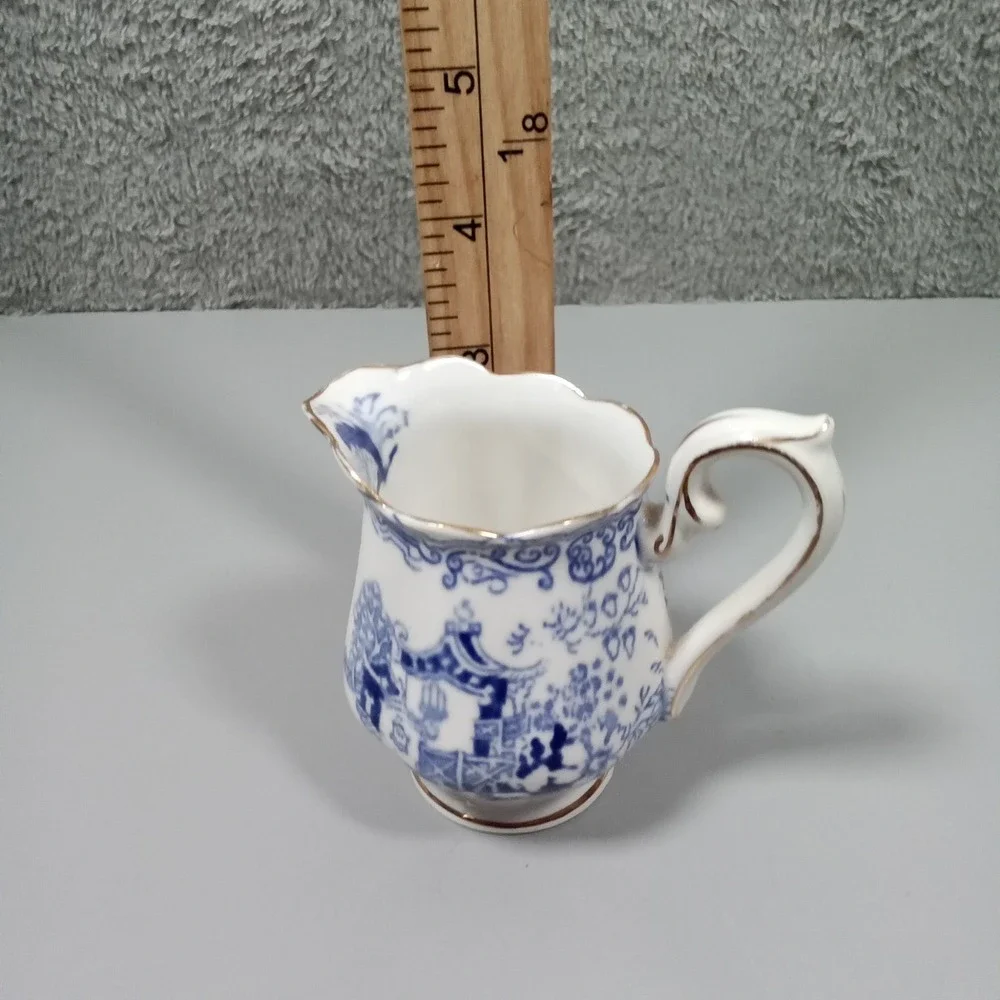 Royal Albert Blue Willow Creamer Vintage Crown China England Gold Trim Pagoda‎